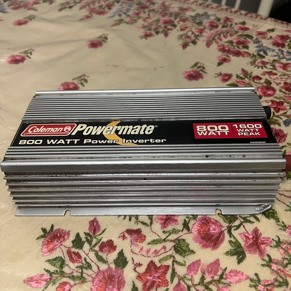 Coleman power inverter power supply 800 watts 1600 peak power